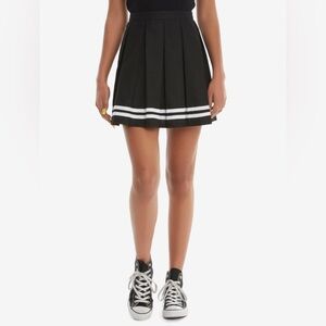 Hot Topic Varsity Stripe Pleated Skirt